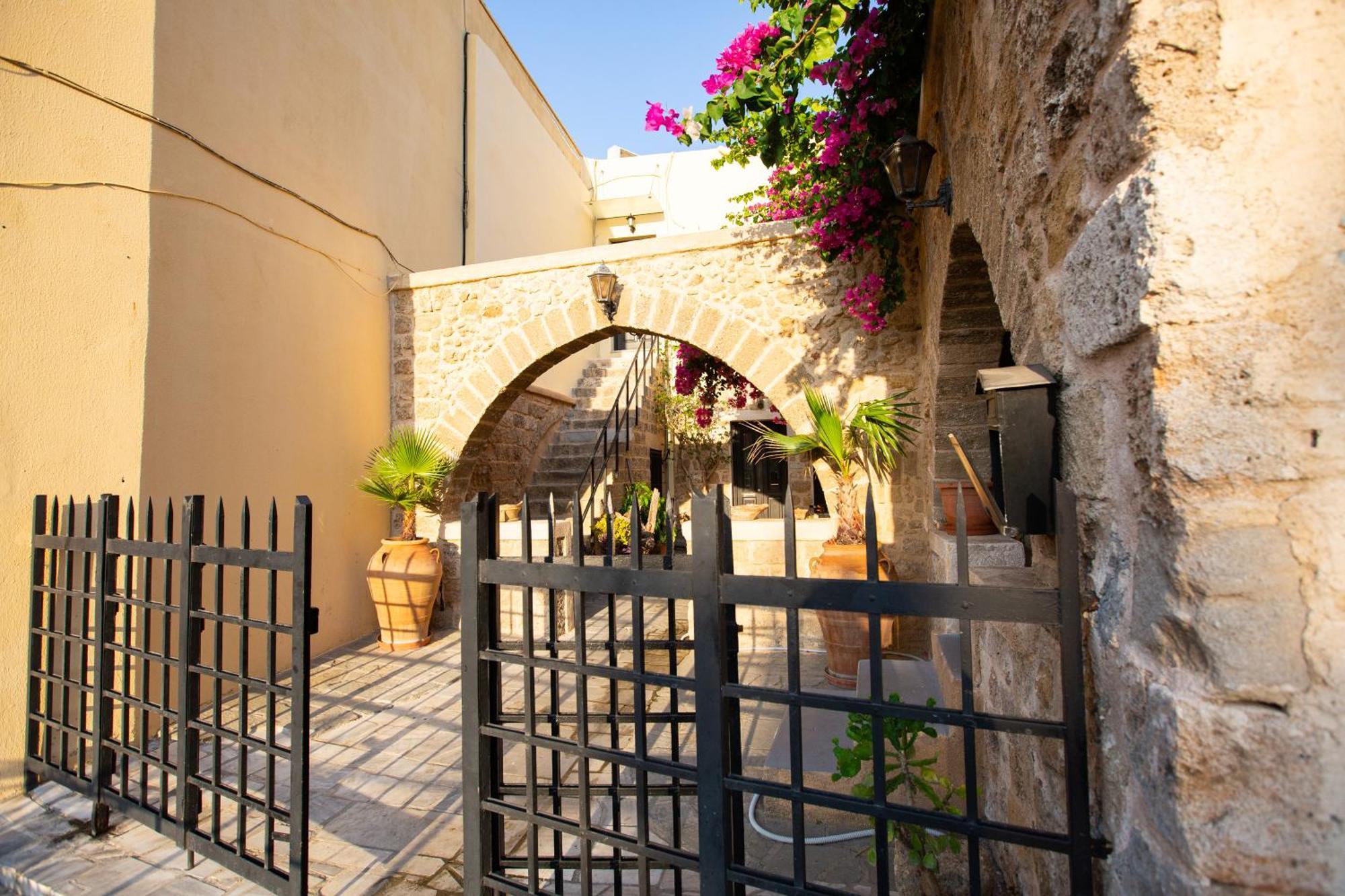 The Old Town House Apartment Rhodes City Exterior foto